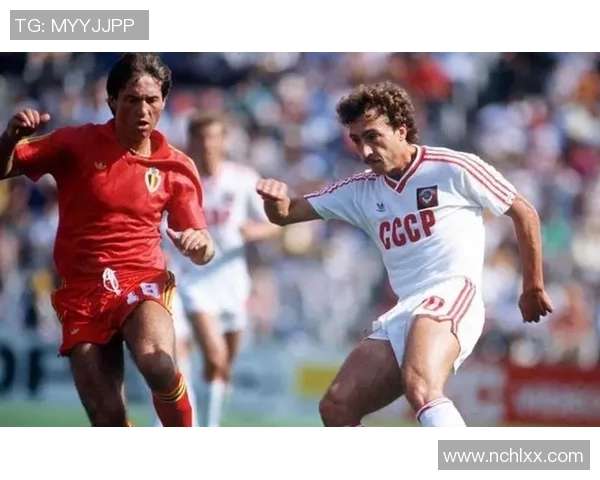 比俐时足球明星的成长之路与辉煌成就全景回顾